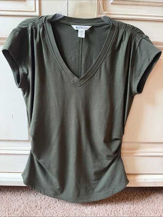Athleta Tops - Athleta Olive Green V-Neck Short Sleeve Tee